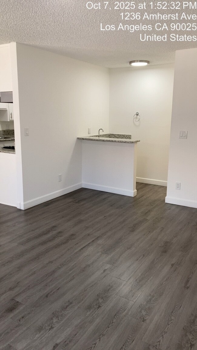 Building Photo - 1236 Amherst Ave