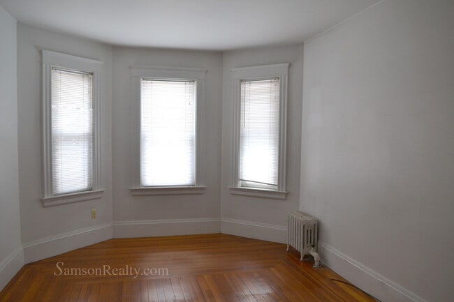 Building Photo - 81 Grotto Ave