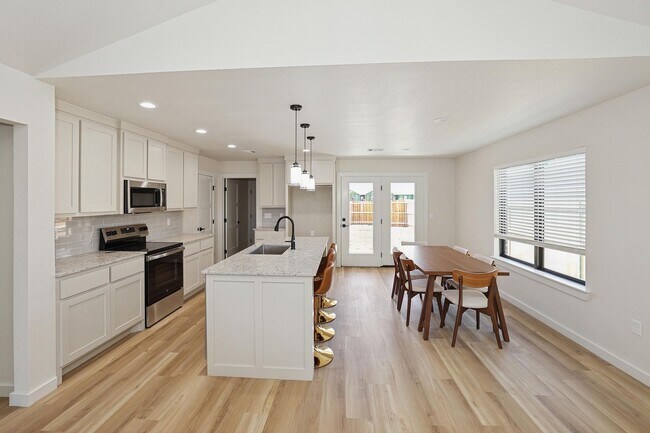 Building Photo - 8813 Oakleaf Ct
