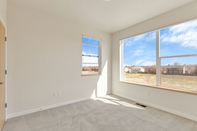 Building Photo - Modern 2BR Lafayette Home | Finished Basement, Garage & Quartz Kitchen