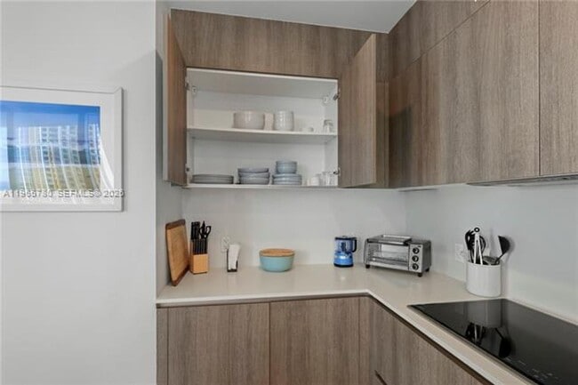 Building Photo - 17550 Collins Ave