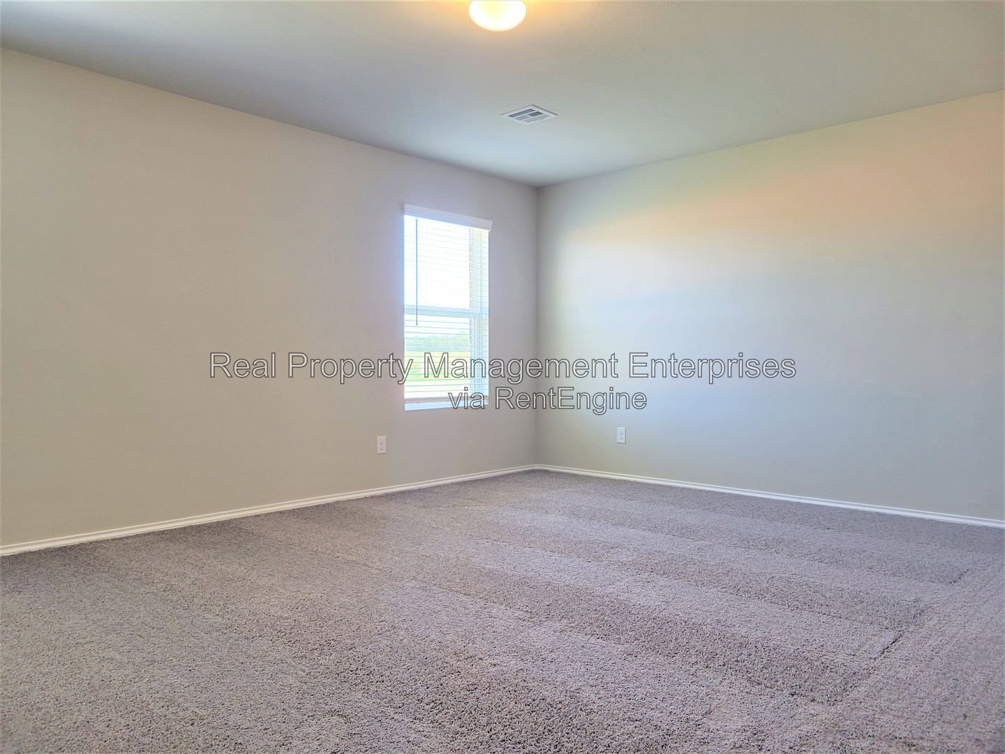 Building Photo - 21215 Winding Brook