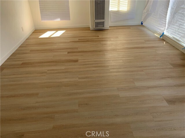 Building Photo - 1209 W 40th Pl