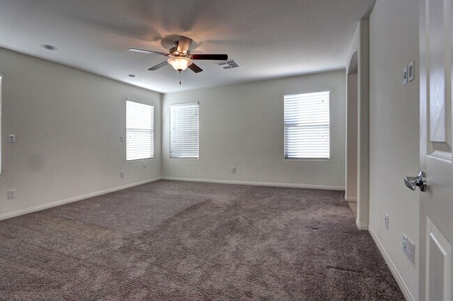 Building Photo - 5853 Lavender Breeze St