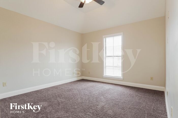 Building Photo - 5179 Meadow Lake Cir