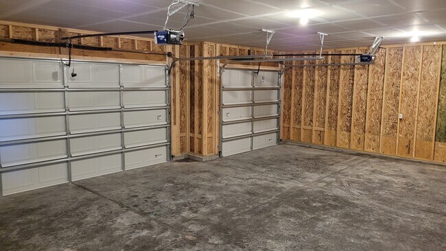 Building Photo - 628 Abraham Ct