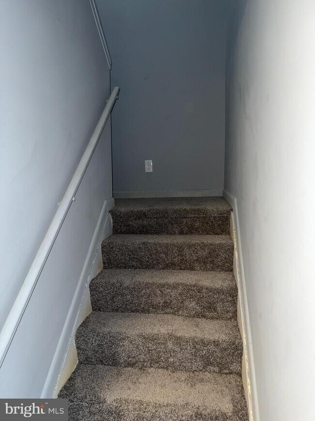 Building Photo - 152X Argyle Ave