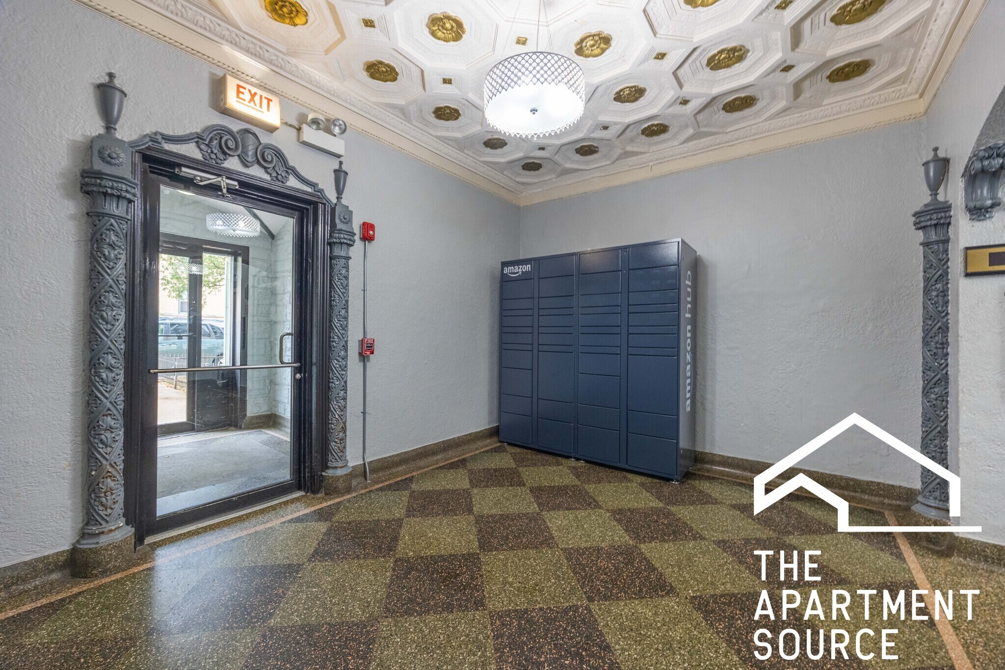 Building Photo - 6928 N Greenview Ave