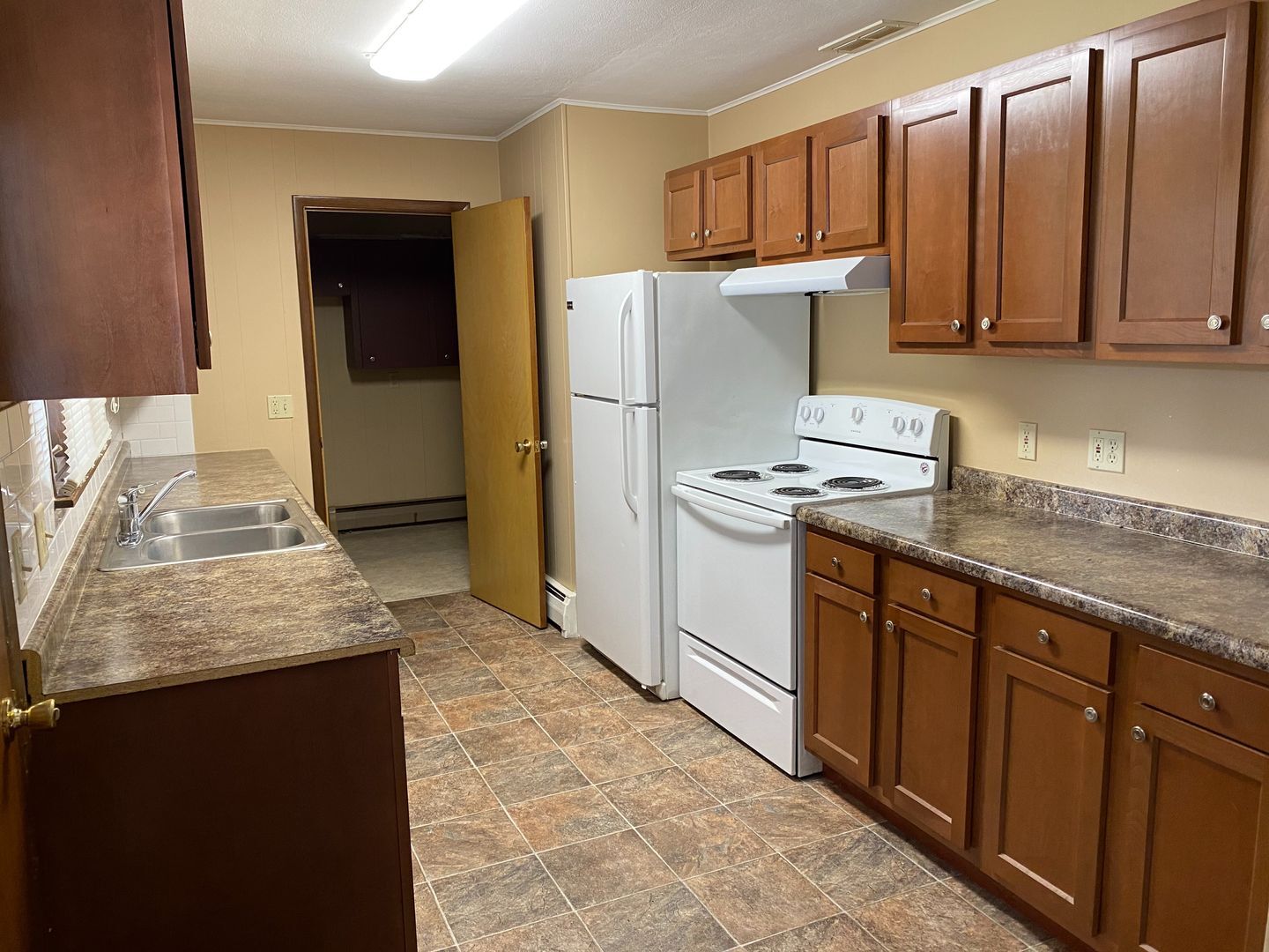 Building Photo - 504 E Main St