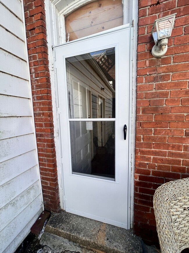 Building Photo - Bright 2-Bedroom Apartment in the Heart of Marietta