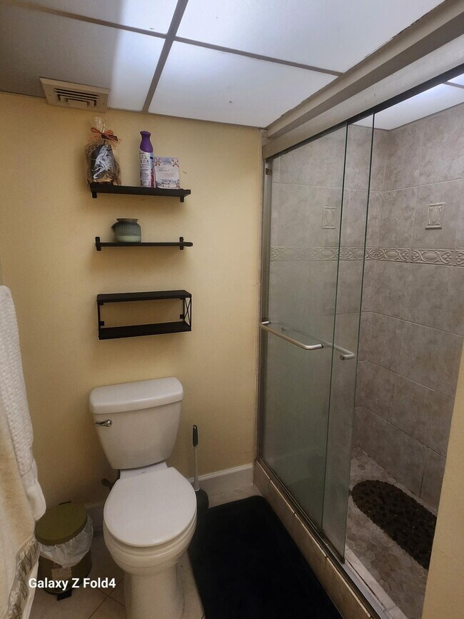 Building Photo - 7831 S Colony Cir