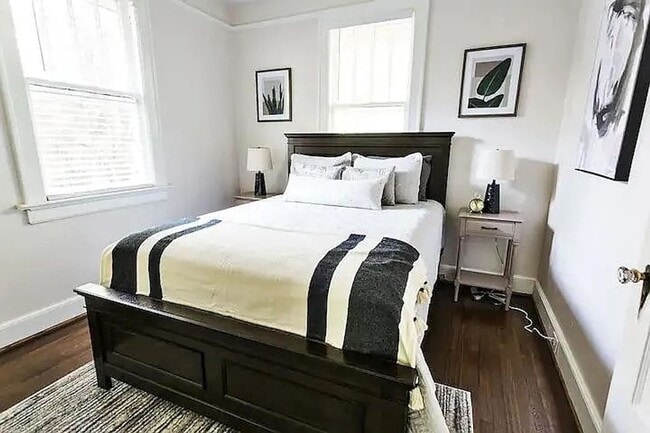 Building Photo - Spacious and homey home in the heart of Ro...