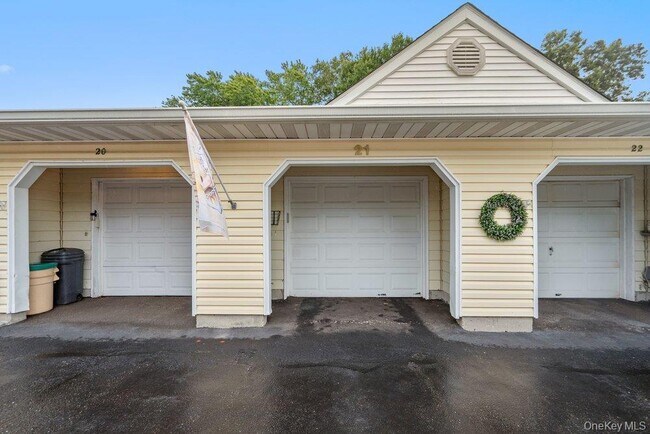 Building Photo - 21 Revere Dr