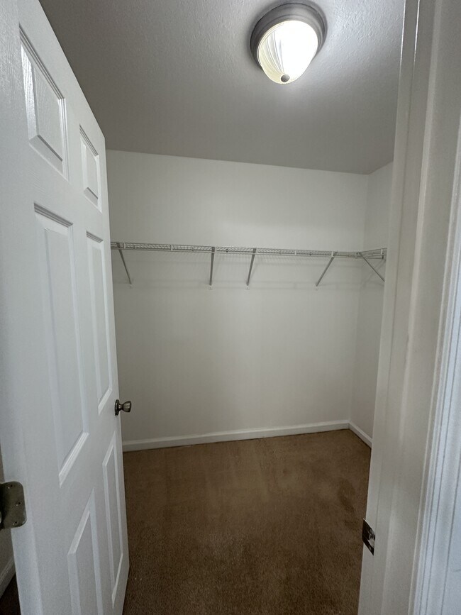 Building Photo - 464 Dryden Cir