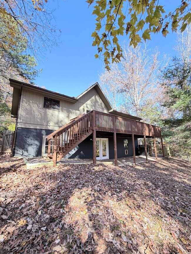 Building Photo - North Asheville, Private home with wooded lot, Asheville City Schools