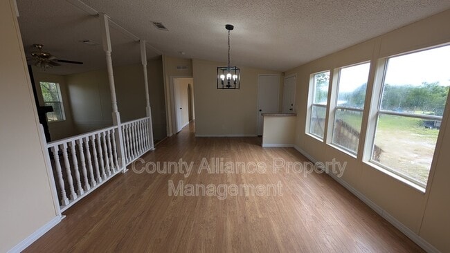 Building Photo - 13406 Lake Dr