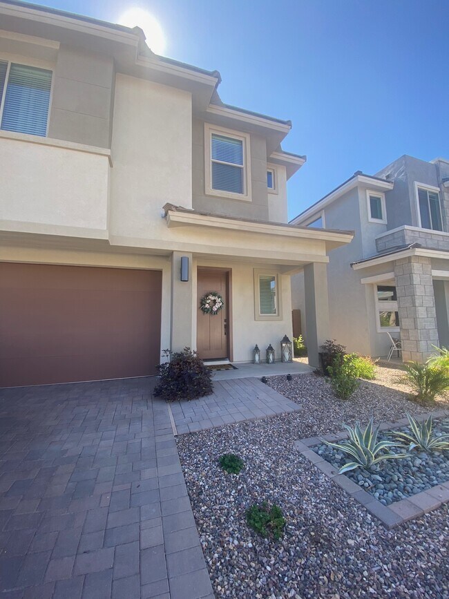 Building Photo - 3539 E Louise Dr