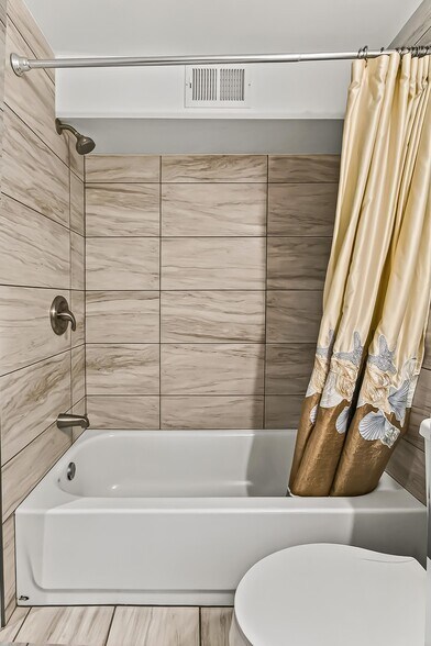 Building Photo - 1300 Pinstripe Ct