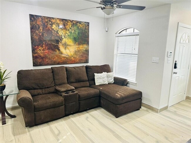 Building Photo - 21 49th St