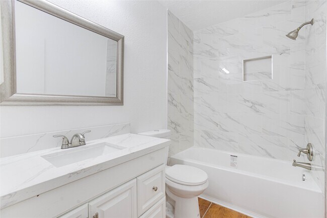 Building Photo - 7535 Roaring Springs Dr