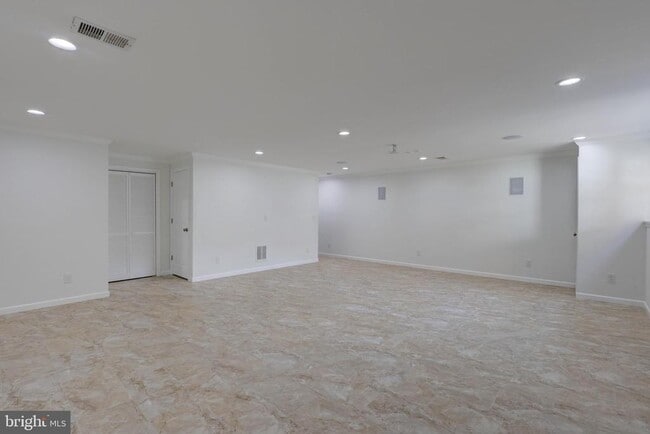 Building Photo - 101 Pearce Ln