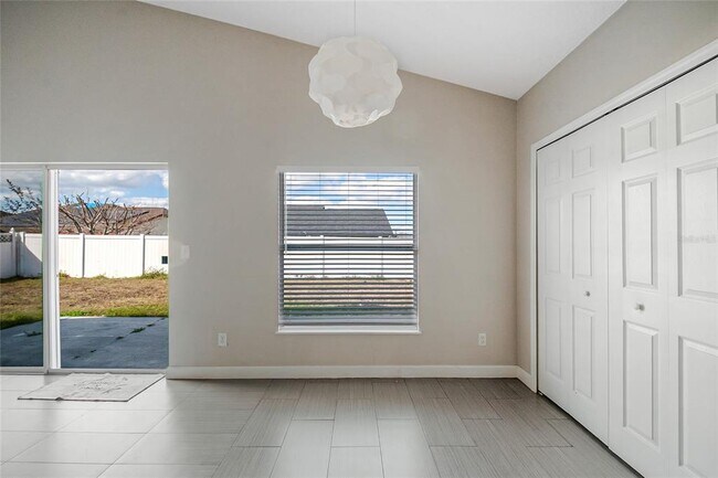 Building Photo - 4655 Doral Park Ave