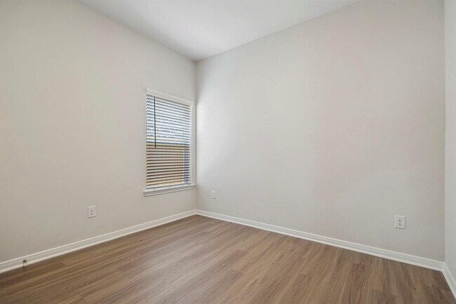 Building Photo - 460 Beechwood Hacienda Dr