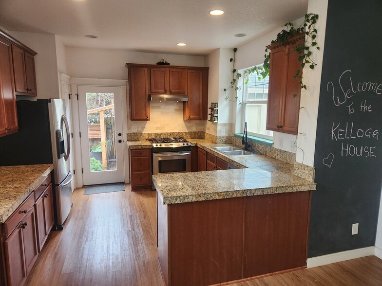 Building Photo - 7727 N Kellogg St