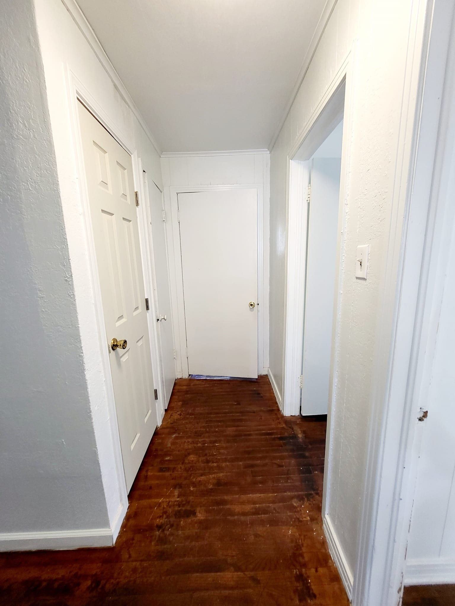 Building Photo - 127 20th Plz