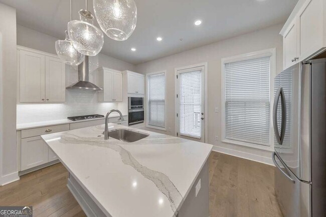 Building Photo - 413 Bishop Ln