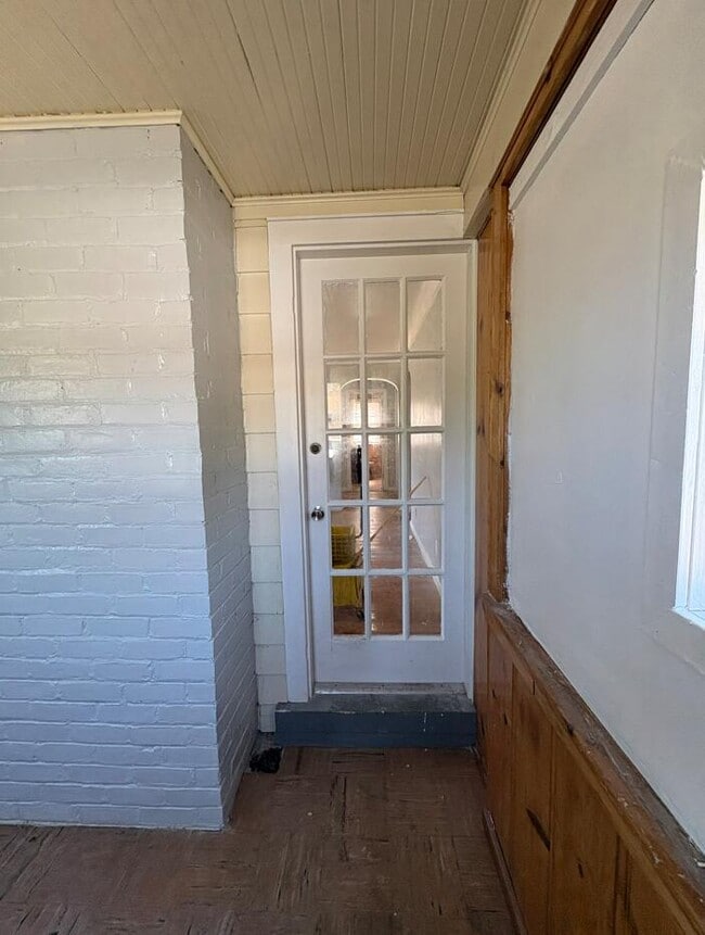 Building Photo - 5115 Farmbrook St