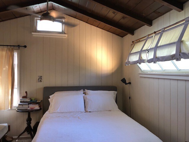 Main Room Example 2 - 810 N Las Palmas Ave