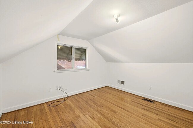 Building Photo - 415 N Hite Ave