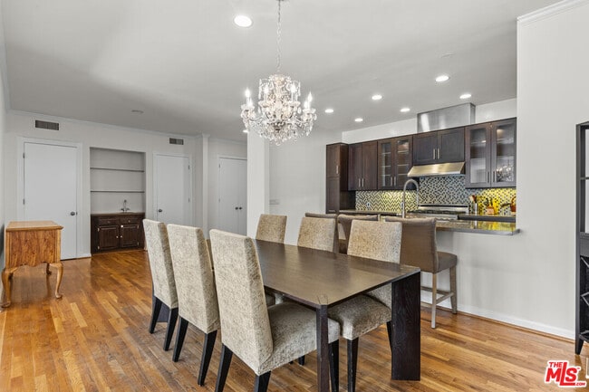 Building Photo - 1260 S Beverly Glen Blvd