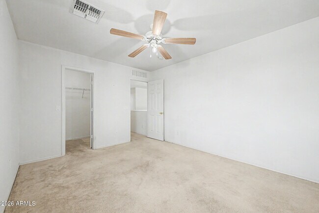 Building Photo - 3119 W Pleasant Ln