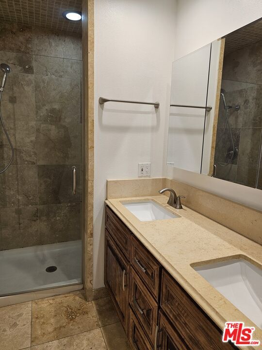 Building Photo - 15480 Antioch St