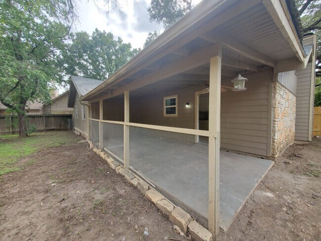 Building Photo - 3051 Heidi St