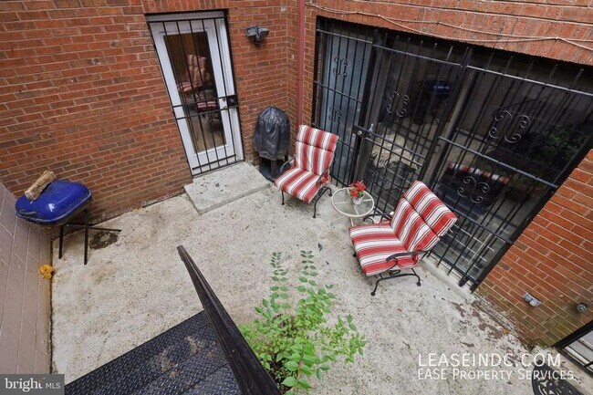 Building Photo - 1435 Corcoran St NW