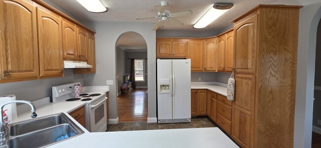 Building Photo - 789 Old Prospect Rd