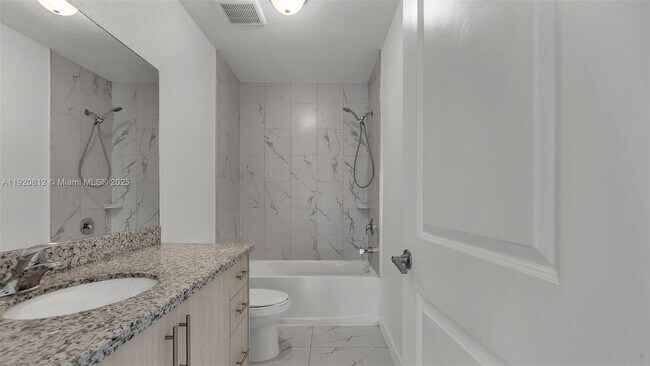 Building Photo - 2400 W 5th Way