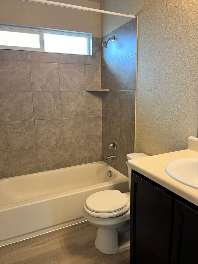 Building Photo - 4 br, 2 bath House - 3538 Robin Mdw