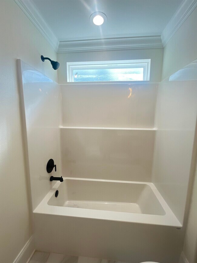 Building Photo - 31 Klickitat Dr