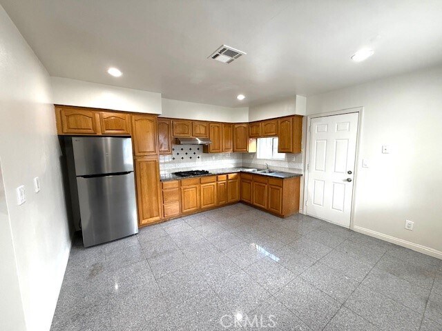 Building Photo - 2728 Denton Ave