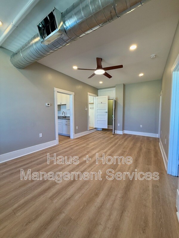 Building Photo - 906 Penn Ave