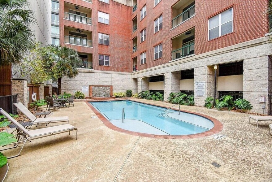 Building Photo - 300 St Joseph Pkwy