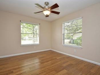 Building Photo - 905 Parker Cir