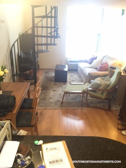 Building Photo - 385 Dorchester St