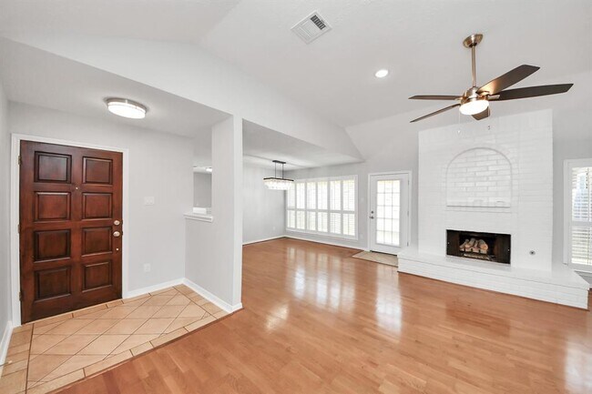 Building Photo - 12407 Meadow Ridge Dr