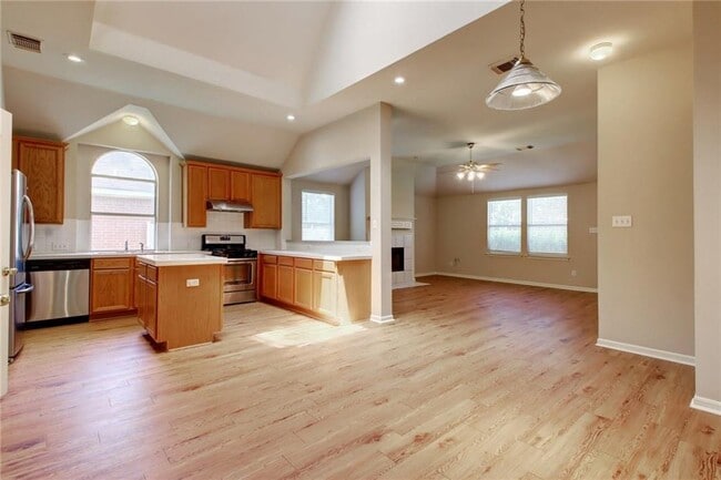 Building Photo - 3614 Bird House Dr