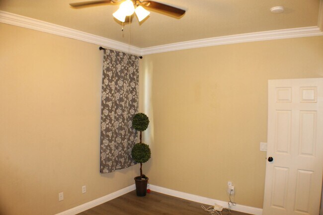 Building Photo - Stunning Temecula Home with Full Solar and...